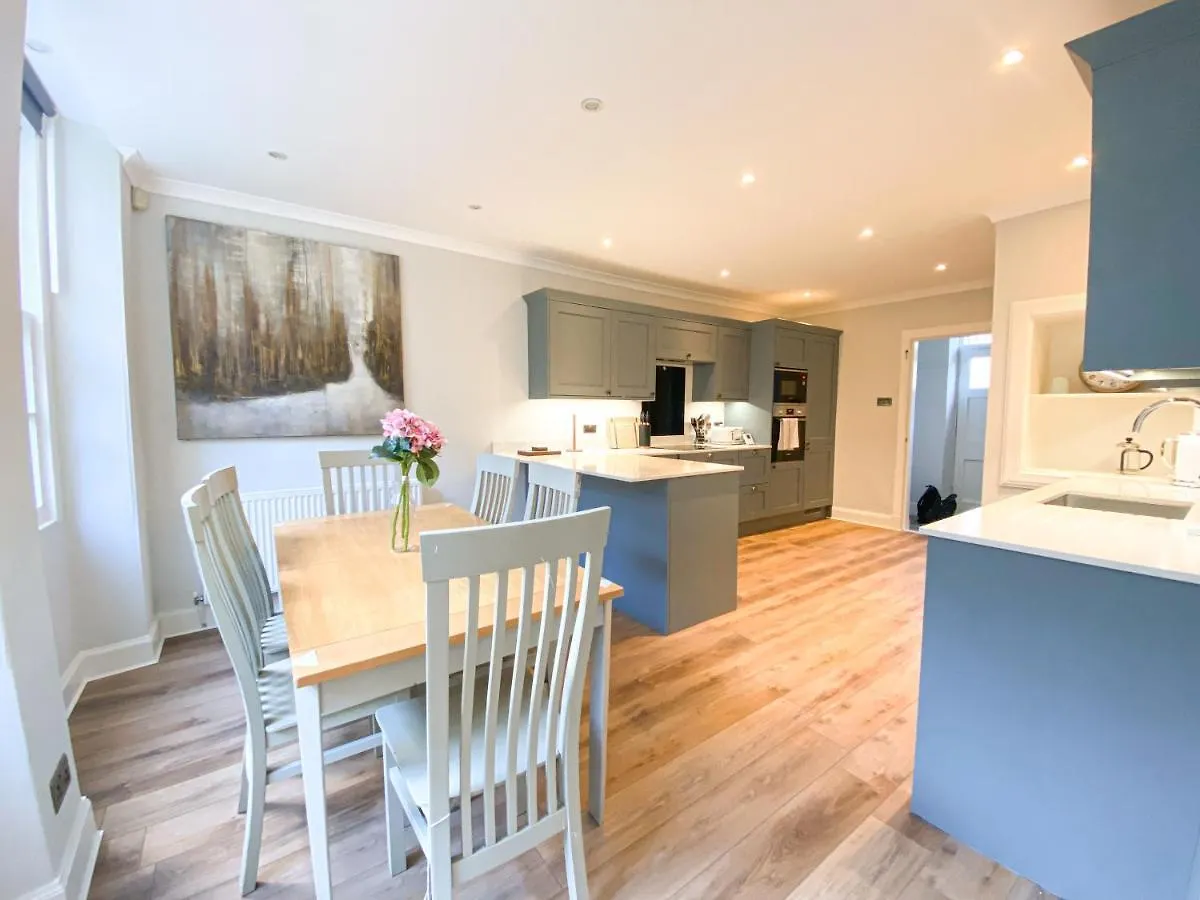 Sophisticated 3Br With Garden, Quiet New Town Lane Apartment Edinburgh United Kingdom