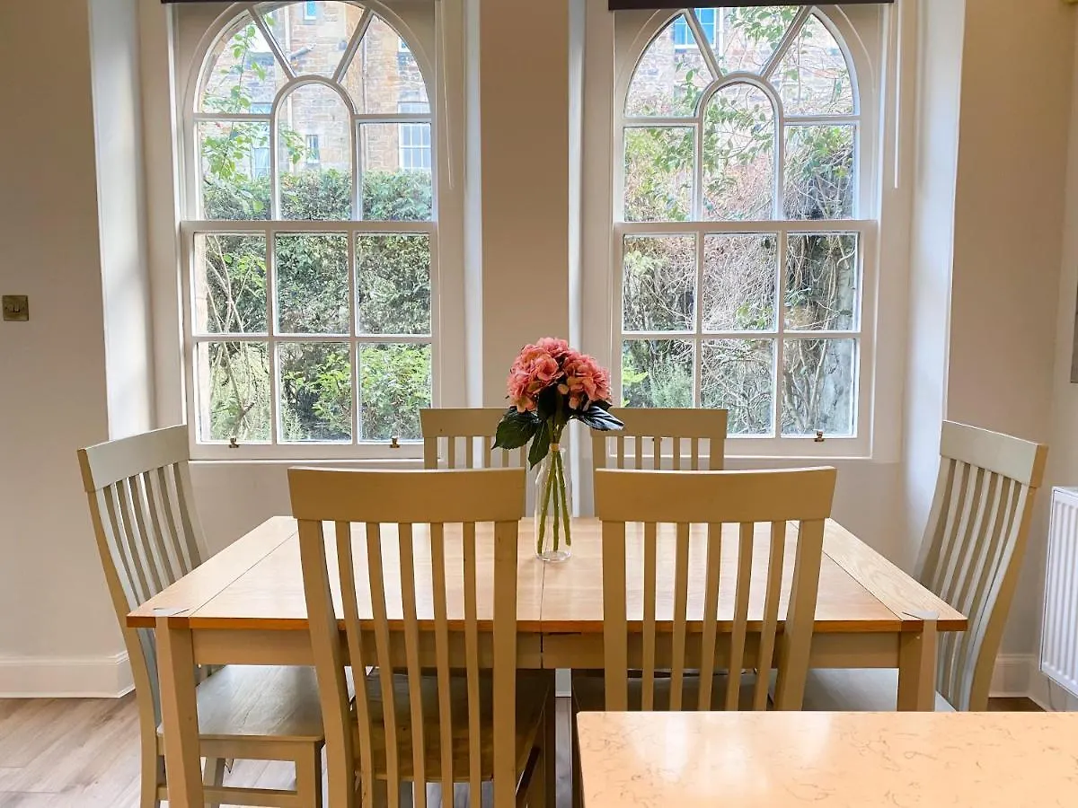 Sophisticated 3Br With Garden, Quiet New Town Lane Apartment Edinburgh 0*,