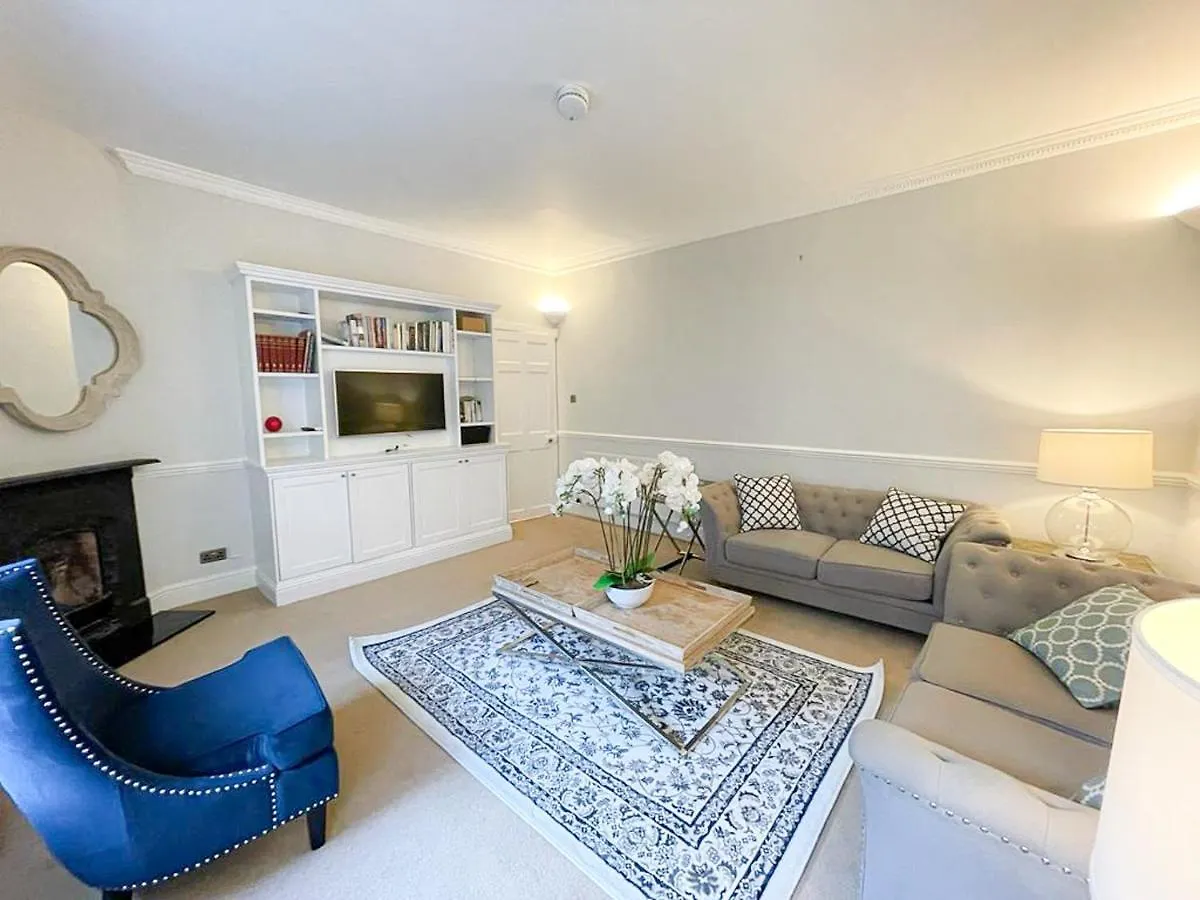 Sophisticated 3Br With Garden, Quiet New Town Lane Apartment Edinburgh United Kingdom