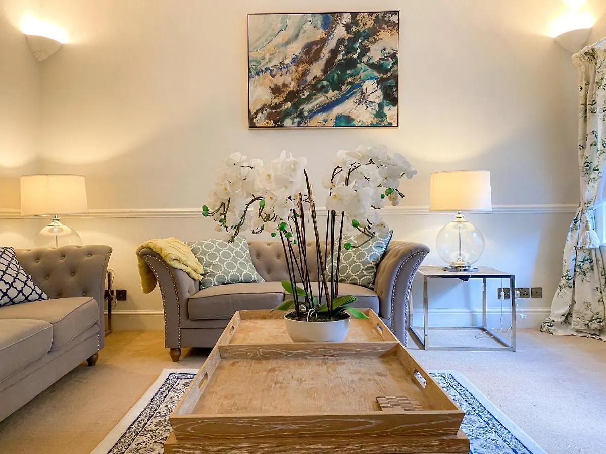 Sophisticated 3Br With Garden, Quiet New Town Lane Apartment Edinburgh
