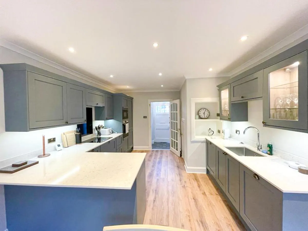Sophisticated 3Br With Garden, Quiet New Town Lane Apartment Edinburgh