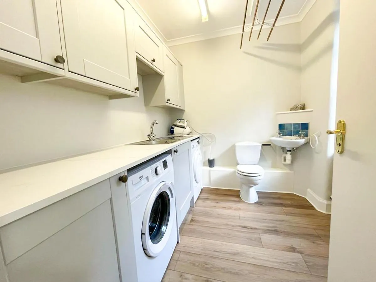 Sophisticated 3Br With Garden, Quiet New Town Lane Apartment Edinburgh