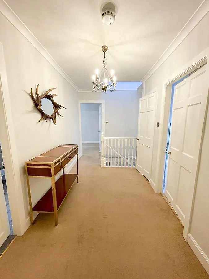 Sophisticated 3Br With Garden, Quiet New Town Lane Apartment Edinburgh