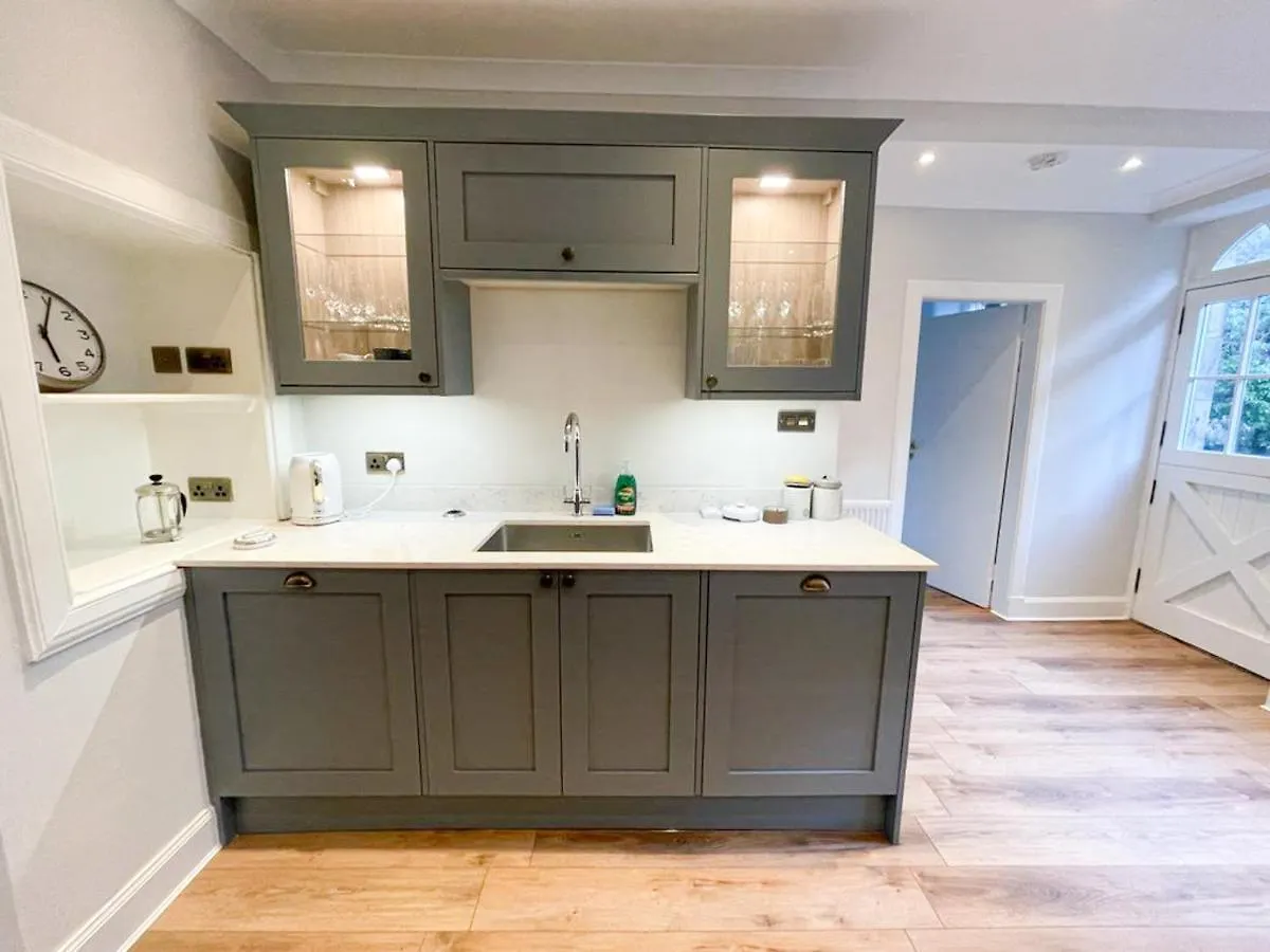 Sophisticated 3Br With Garden, Quiet New Town Lane Apartment Edinburgh United Kingdom