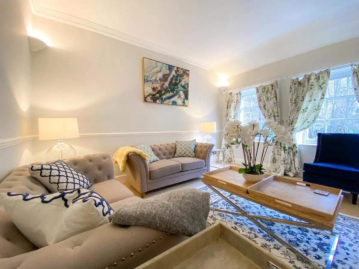 Sophisticated 3Br With Garden, Quiet New Town Lane Apartment Edinburgh 0*,  United Kingdom
