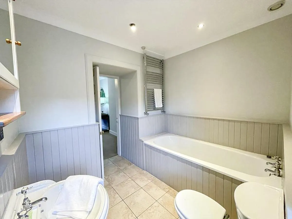 Sophisticated 3Br With Garden, Quiet New Town Lane Lägenhet Edinburg